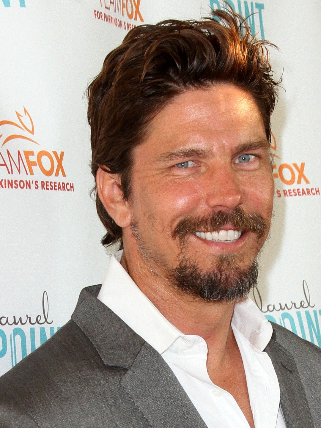 How tall is Michael Trucco?
